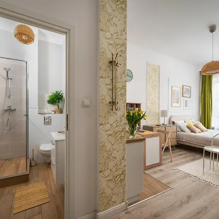 Oasis Charming Loft In A Historic Tenement House 900 M From Station * ורשה