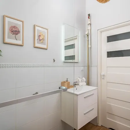 Oasis Charming Loft In A Historic Tenement House 900 M From Station