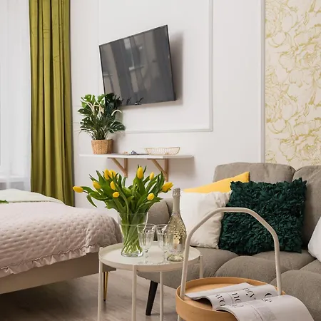Apartment Oasis Charming Loft In A Historic Tenement House 900 M From Station Warsaw