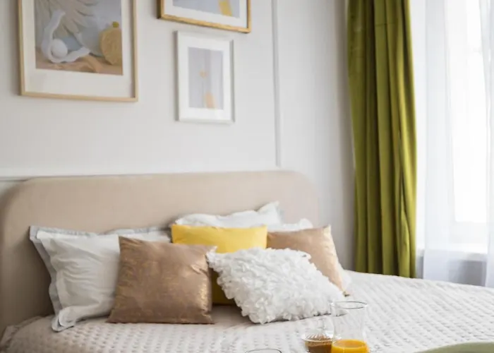 Oasis Charming Loft In A Historic Tenement House 900 M From Station