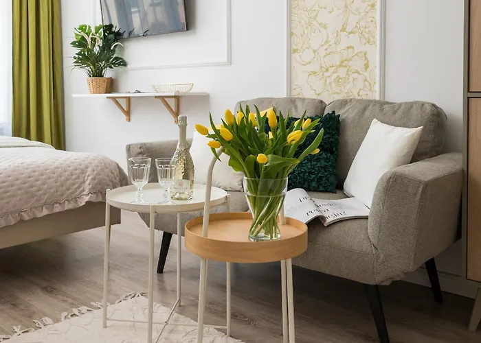 Oasis Charming Loft In A Historic Tenement House 900 M From Station وارسو