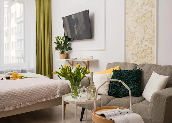 شقة Oasis Charming Loft In A Historic Tenement House 900 M From Station وارسو